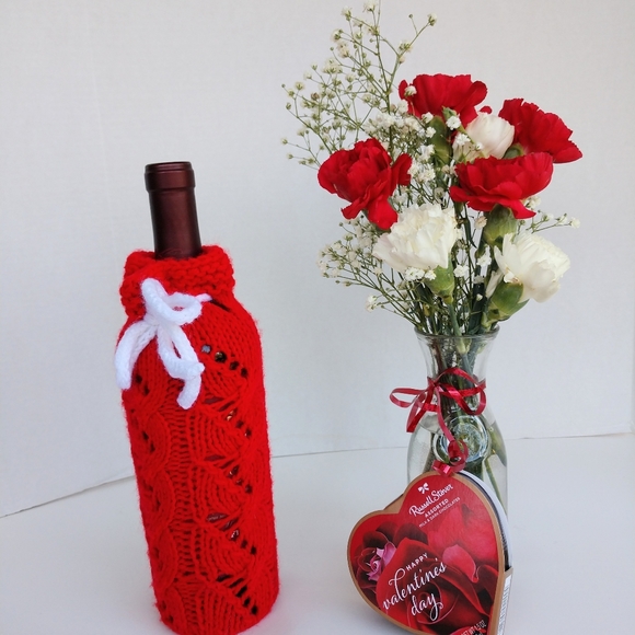 Hand Crafted Bottle Vase Cover Red Holiday Bar Cart Essential Botanical - Picture 3 of 16